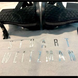 Stuart Weitzmann sandals in excellent condition !